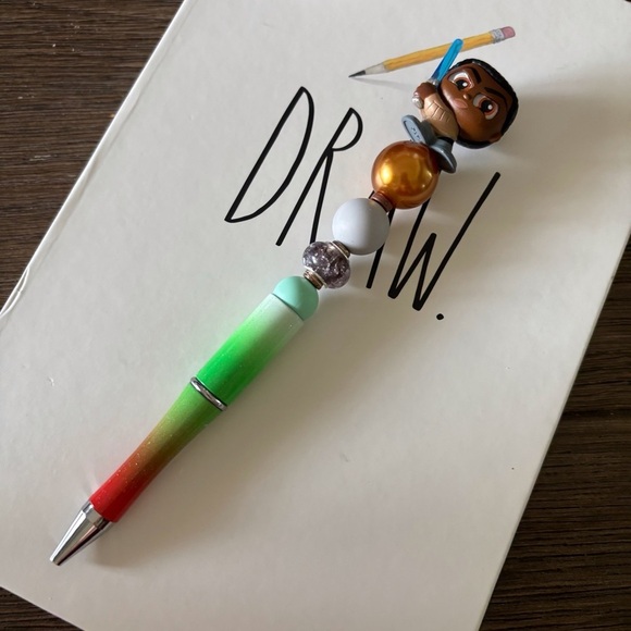 Disney Doorables: Star Wars: Finn handmade beaded pen - Picture 2 of 3